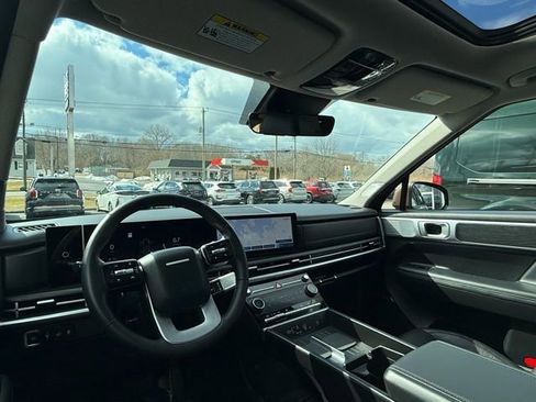 Used 2025 Hyundai Santa Fe Limited image 25