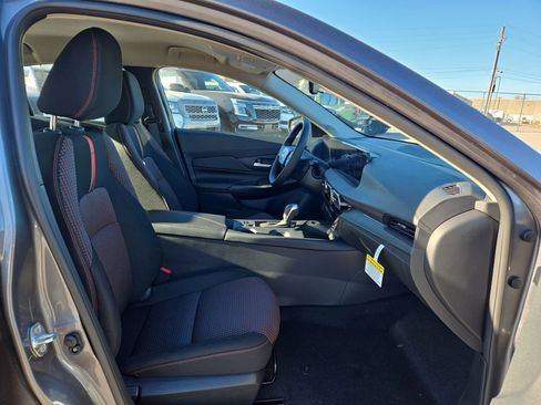 New 2026 Nissan Sentra SR w/ Floor Mat Package FWD image 15