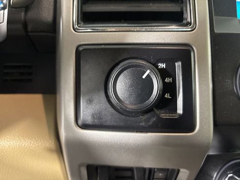 Used 2019 Ford F250 Lariat w/ Lariat Value Package image 21