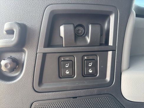 Used 2017 Toyota Sequoia Limited w/ Safety & Convenience Package image 20