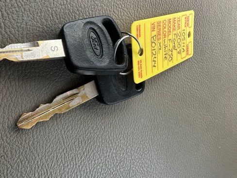 Used 2008 Ford F250 XL image 8