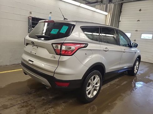 Used 2017 Ford Escape SE w/ SE Cold Weather Package image 5