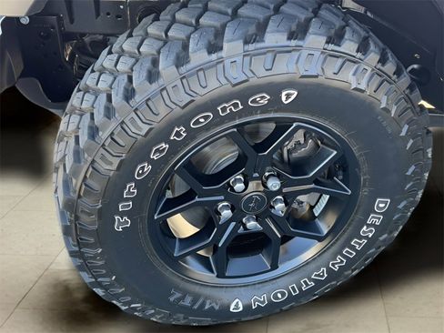 Used 2024 Jeep Gladiator Willys image 20