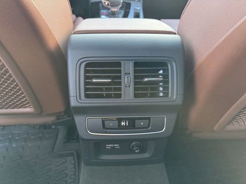Certified 2025 Audi Q5 2.0T Premium w/ Convenience Plus Package image 16