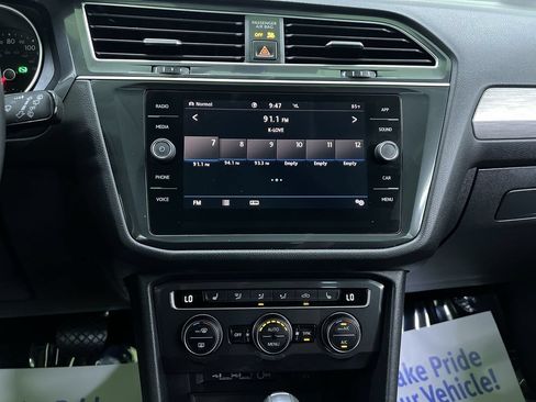 Used 2020 Volkswagen Tiguan SE AWD/4WD image 21