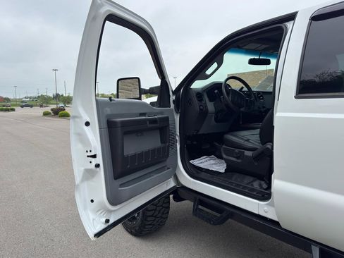 Used 2015 Ford F250 XL w/ Power Equipment Group image 17