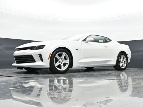 Used 2017 Chevrolet Camaro LT w/ Technology Package image 35