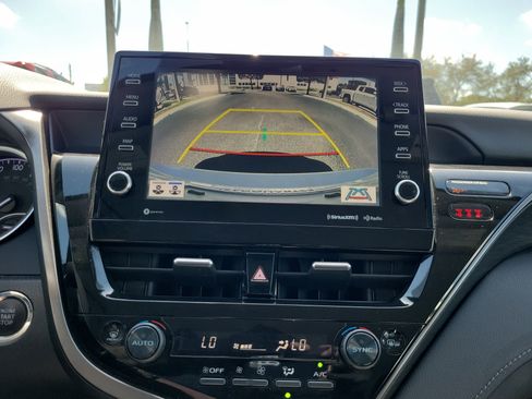 Used 2022 Toyota Camry XLE image 27