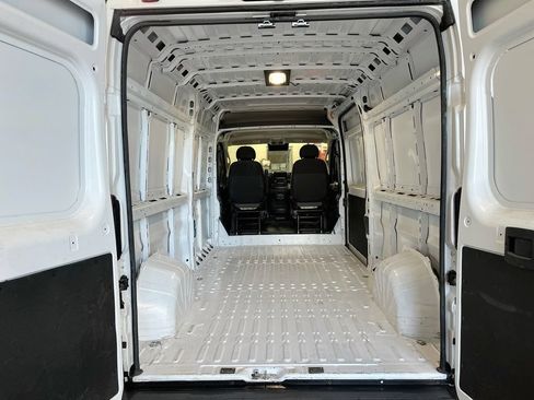 Used 2024 RAM ProMaster 2500 w/ Convenience Group FWD image 23