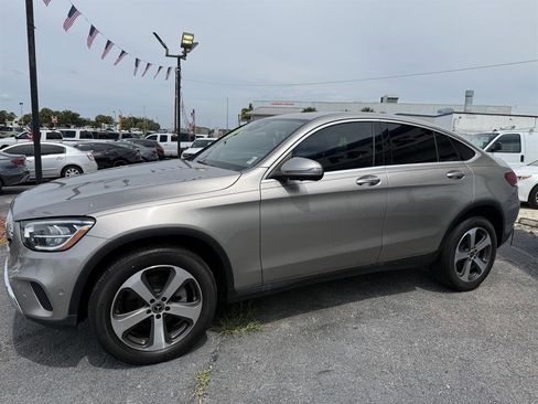 Used 2021 Mercedes-Benz GLC 300 4MATIC Coupe image 3
