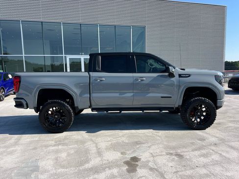 Used 2024 GMC Sierra 1500 Elevation AWD/4WD image 4