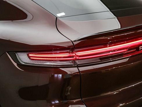 Certified 2025 Porsche Cayenne Coupe AWD/4WD image 15