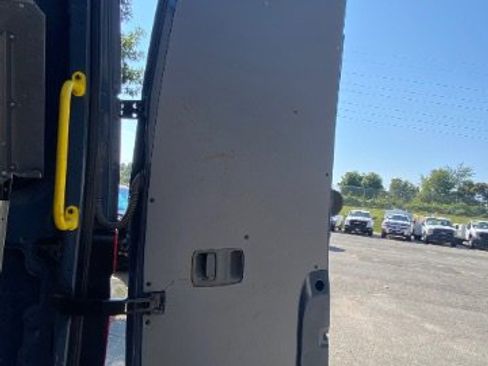 Used 2018 Mercedes-Benz Sprinter 2500 image 12