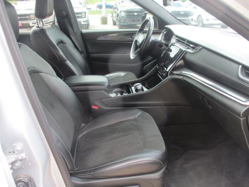 Used 2021 Jeep Grand Cherokee L Laredo AWD/4WD image 11