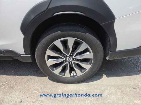 Used 2023 Subaru Outback Limited AWD/4WD image 10