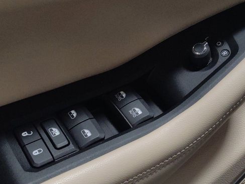 Used 2023 Jeep Grand Cherokee 4WD 4xe image 27