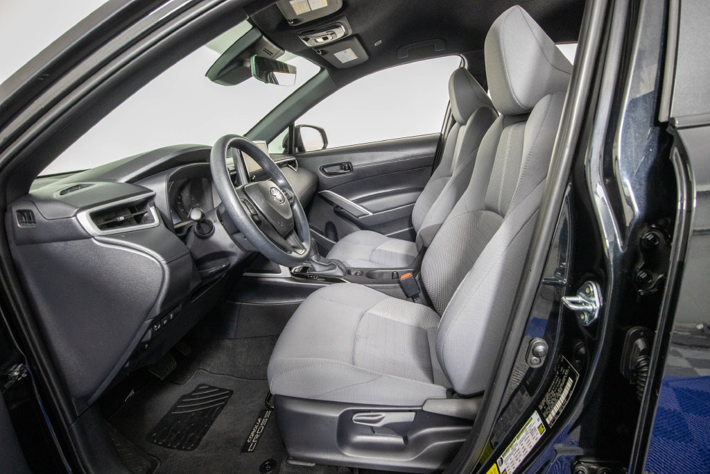 Used 2025 Toyota Corolla Cross AWD Hybrid image 10