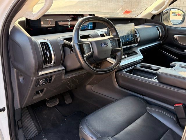 Used 2025 Ford Expedition Max Platinum w/ Driver's Package AWD/4WD image 12