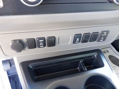 Used 2021 Nissan NV 2500 SV w/ Navigation Package image 21