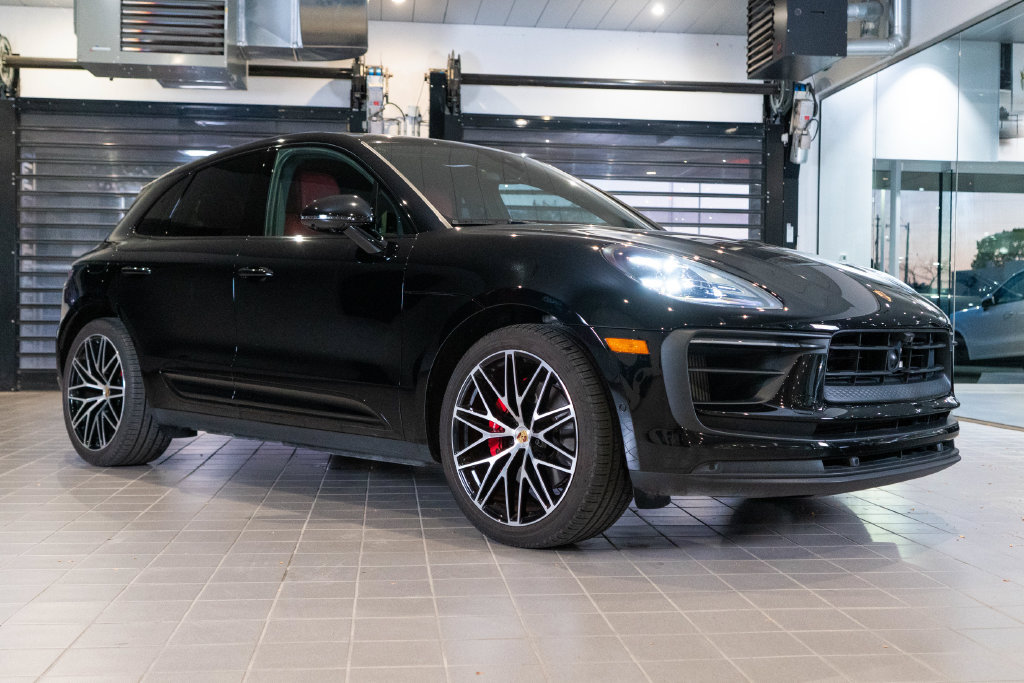 Certified 2023 Porsche Macan S AWD/4WD image 8