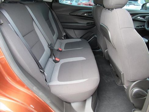 Used 2021 Chevrolet TrailBlazer LS FWD image 28