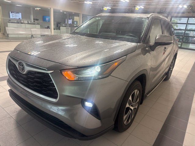 Used 2026 Toyota Highlander XLE AWD/4WD image 1