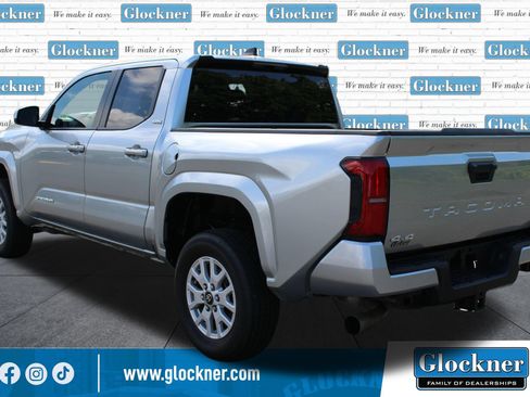 Used 2025 Toyota Tacoma SR5 AWD/4WD image 8