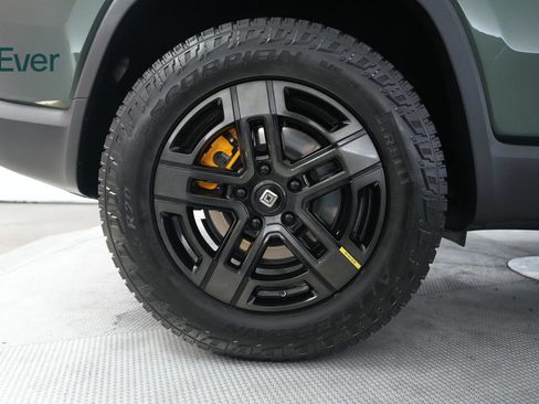 Used 2023 Rivian R1S Adventure AWD/4WD image 22