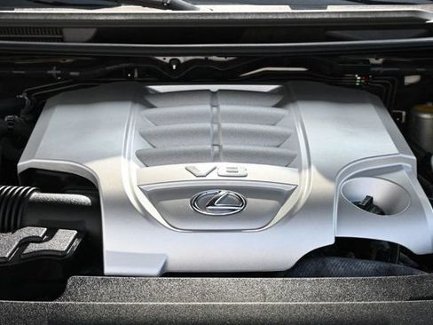 Used 2017 Lexus LX 570 4WD w/ Luxury Package image 27