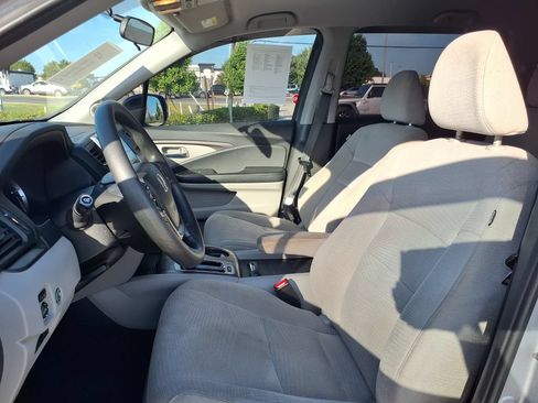 Used 2017 Honda Pilot EX image 16