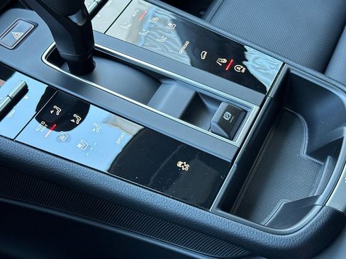 New 2026 Porsche Macan image 26