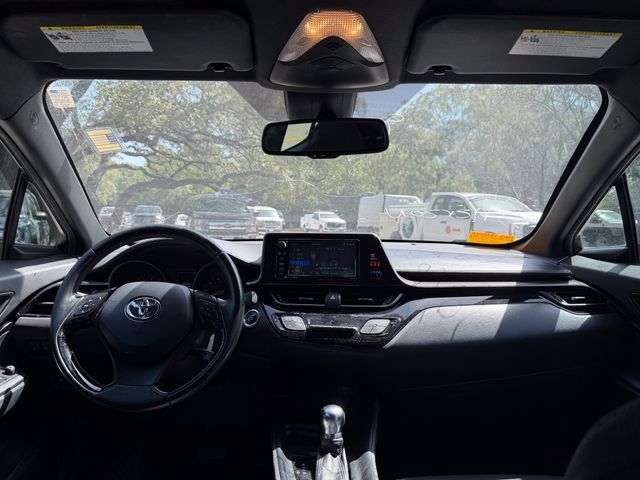 Used 2018 Toyota C-HR XLE FWD image 16