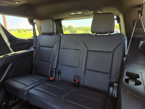 Used 2022 Chevrolet Tahoe Z71 w/ Luxury Package AWD/4WD image 35