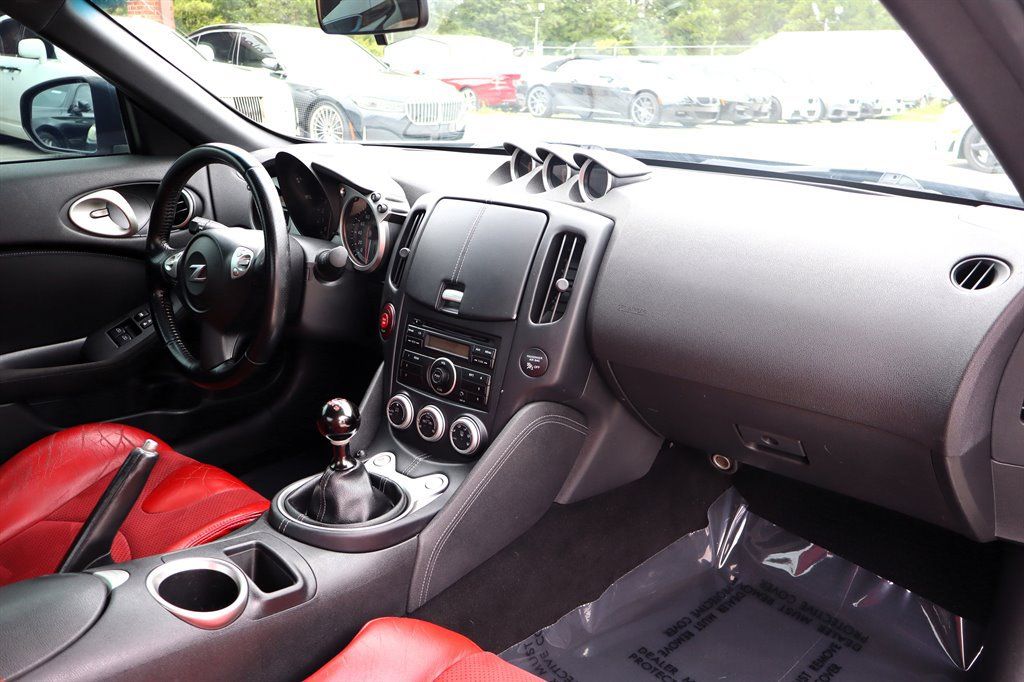 Used 2012 Nissan 370Z Coupe RWD image 15