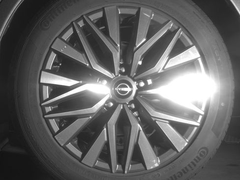 Used 2025 Nissan Altima 2.5 SV image 14