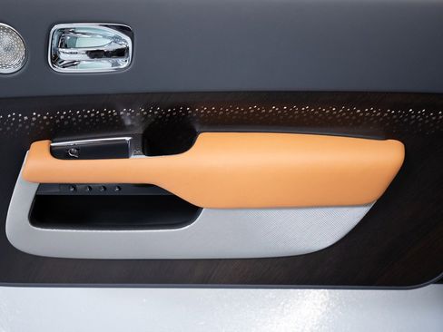 Used 2018 Rolls-Royce Wraith RWD image 28