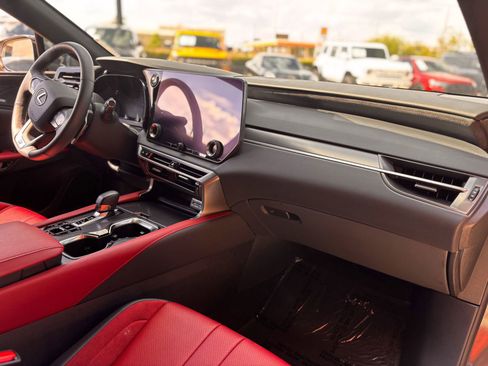 Used 2024 Lexus RX 500h F Sport image 12