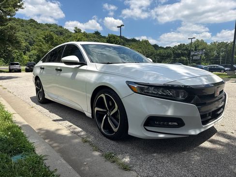 Used 2019 Honda Accord Sport image 3