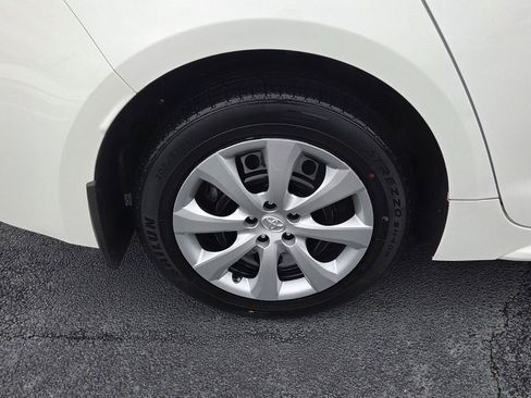 Used 2024 Toyota Corolla LE FWD image 14