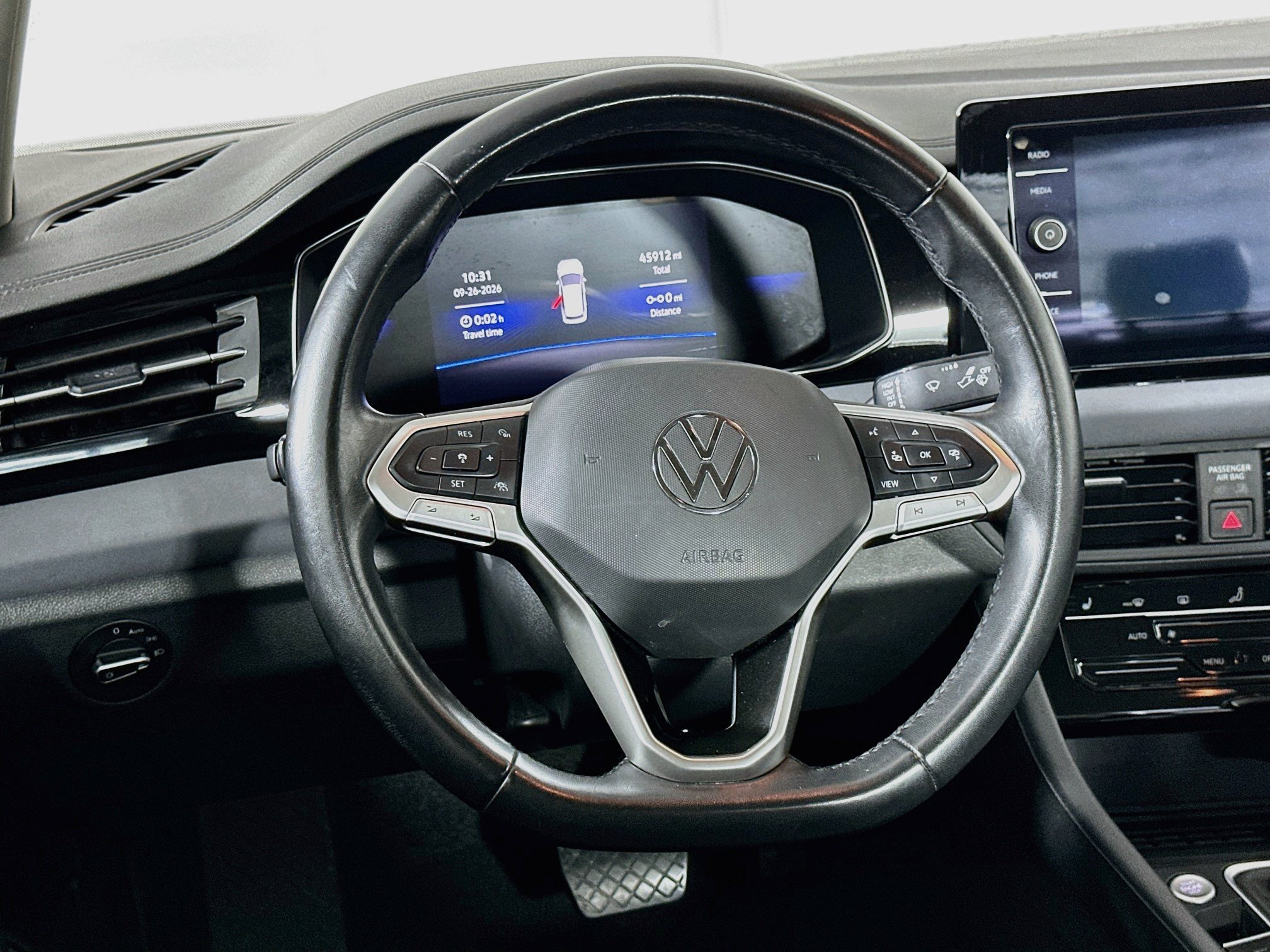 Used 2025 Volkswagen Jetta SE FWD image 18