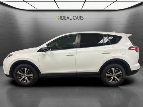 Used 2018 Toyota RAV4 XLE w/ All Weather Liner Package FWD image 8