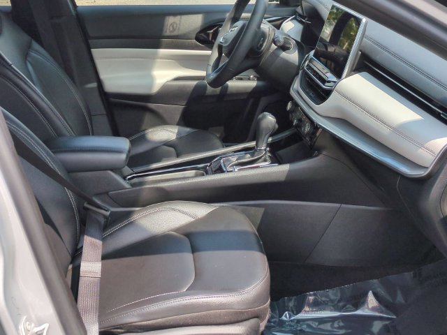 Used 2025 Jeep Compass Limited AWD/4WD image 30