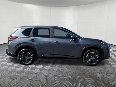 Used 2024 Nissan Rogue SV AWD/4WD image 7