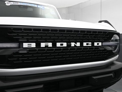 New 2026 Ford Bronco Outer Banks AWD/4WD image 7
