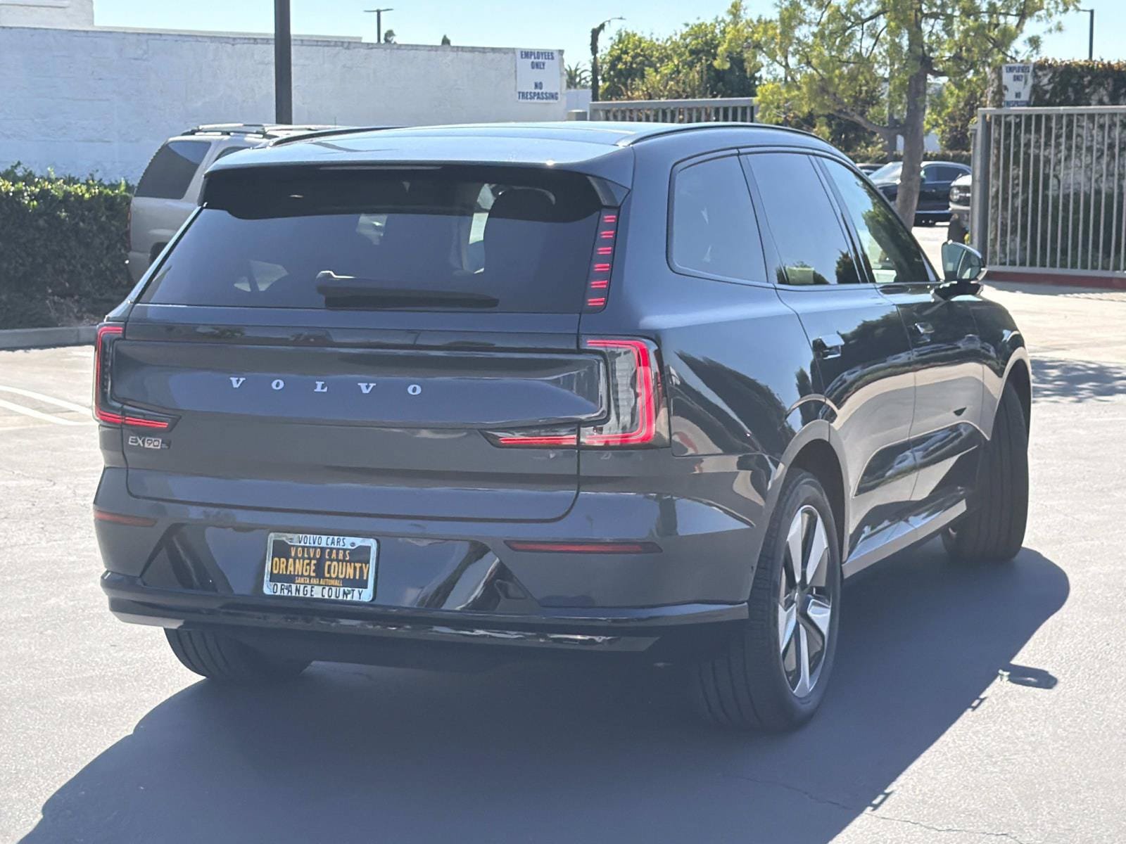 New 2026 Volvo EX90 Plus AWD/4WD image 6