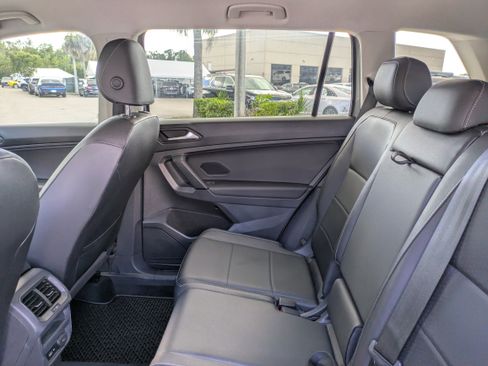 Used 2019 Volkswagen Tiguan SE image 14