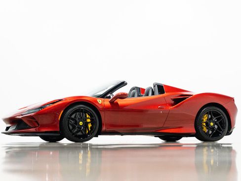 Used 2022 Ferrari F8 Tributo RWD image 81