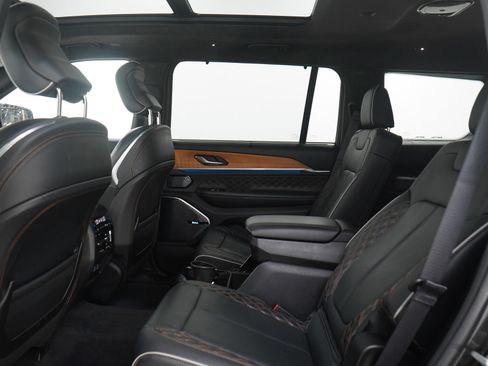 Used 2022 Jeep Grand Cherokee L Summit image 21