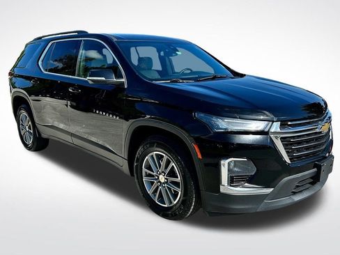 Used 2022 Chevrolet Traverse LT image 2