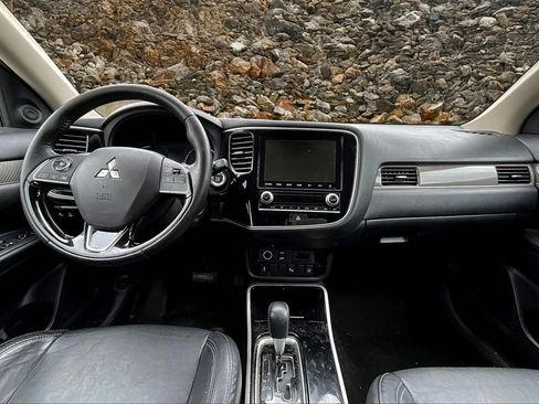 Used 2020 Mitsubishi Outlander SEL image 7